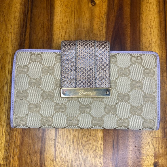 Gucci Snakeskin and Lavender with Logo GG Canvas Clutch - Picture 1 of 8